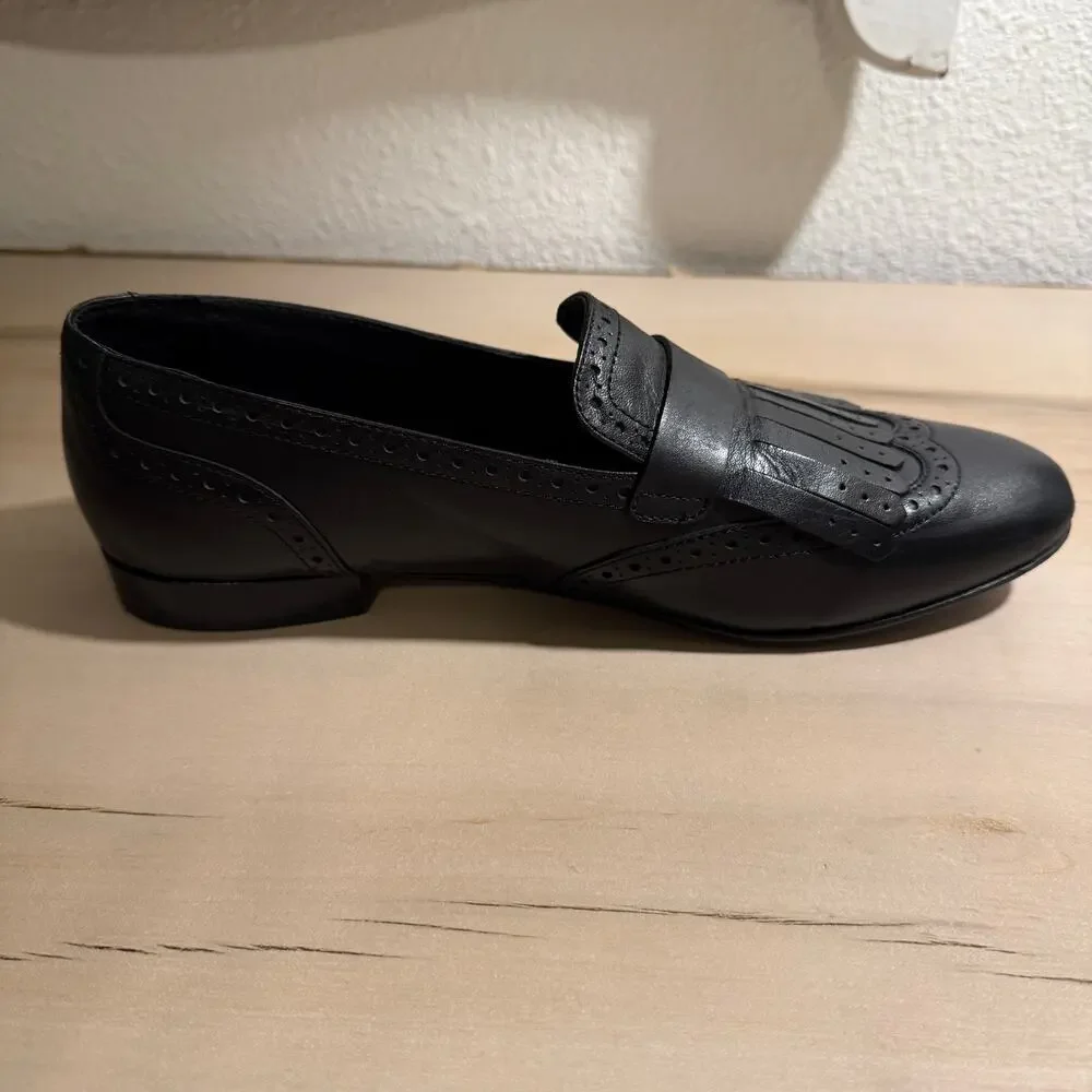 Minelli Made in Portugal Black Loafers - Great Condition! Size 7/5 US 38 Eur